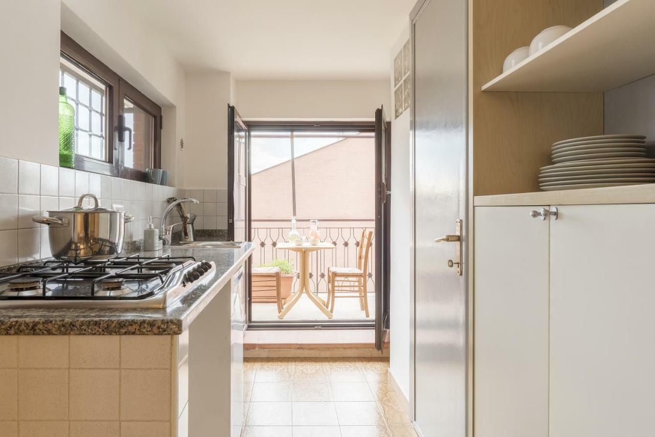 Ferienwohnung Peperino Attic Flat Ciampino Exterior foto