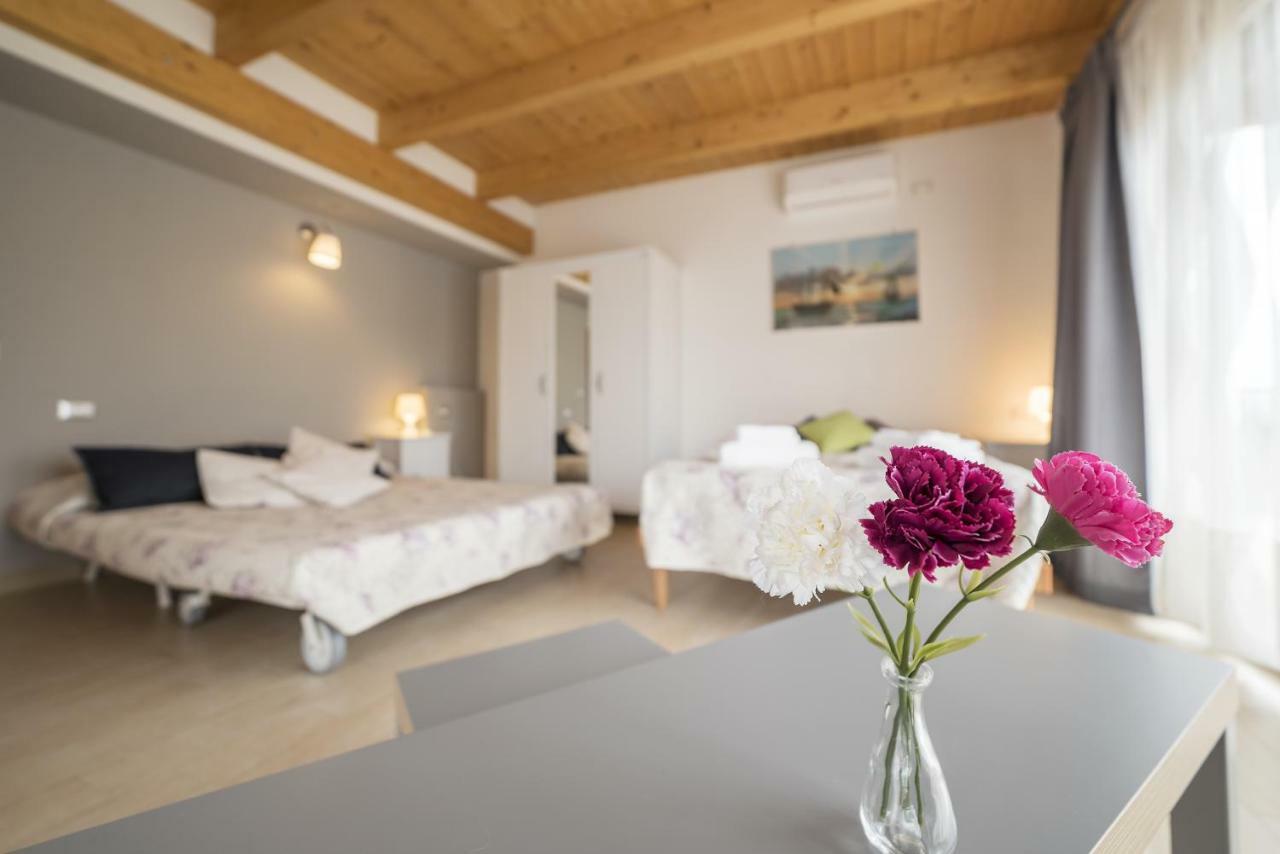 Ferienwohnung Peperino Attic Flat Ciampino Exterior foto