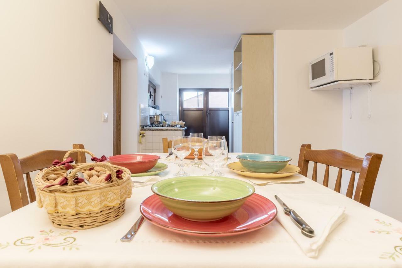 Ferienwohnung Peperino Attic Flat Ciampino Exterior foto