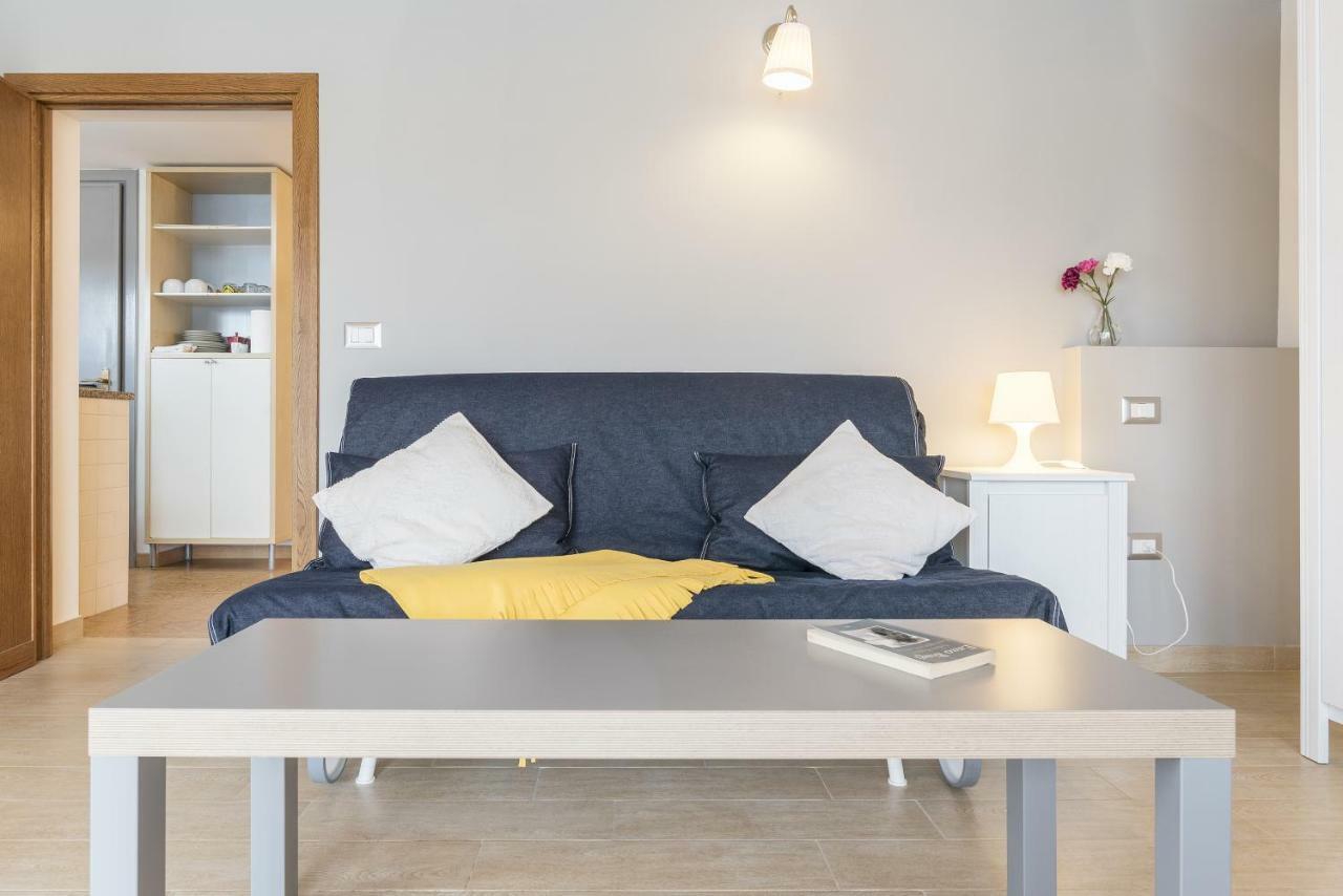 Ferienwohnung Peperino Attic Flat Ciampino Exterior foto